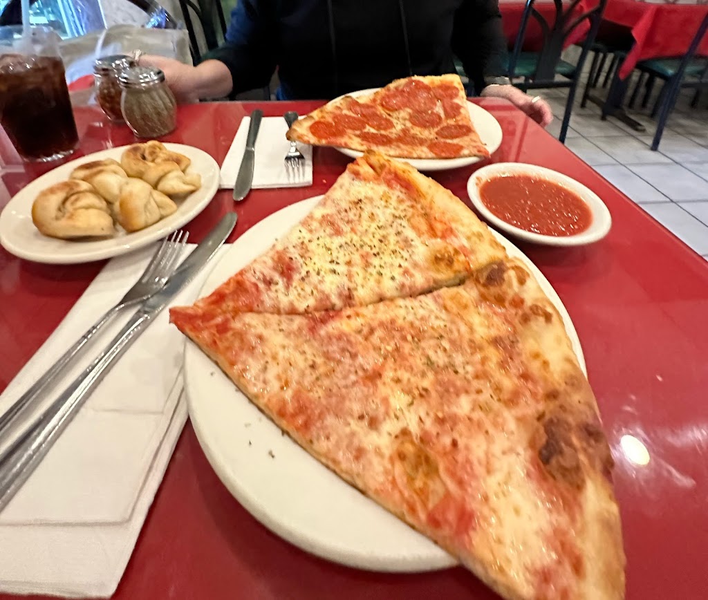 Ponticello Baybridge Italian Restaurant & Pizzeria | 20818 Cross Island Pkwy, Queens, NY 11360 | Phone: (718) 352-6606