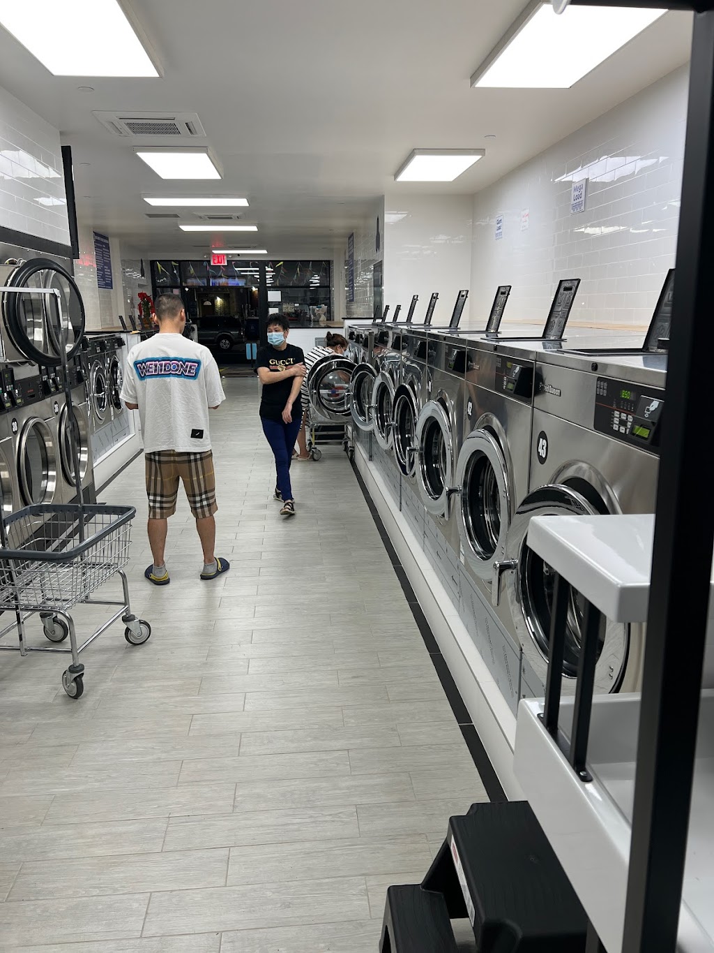 Anjie Laundromat | 16110 46th Ave, Queens, NY 11358 | Phone: (917) 285-2600