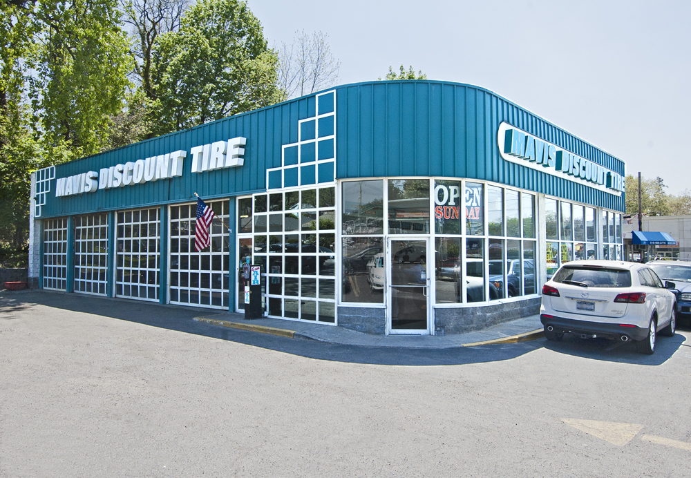 Mavis Discount Tire | 200 Northern Blvd, Great Neck, NY 11021 | Phone: (516) 201-2526