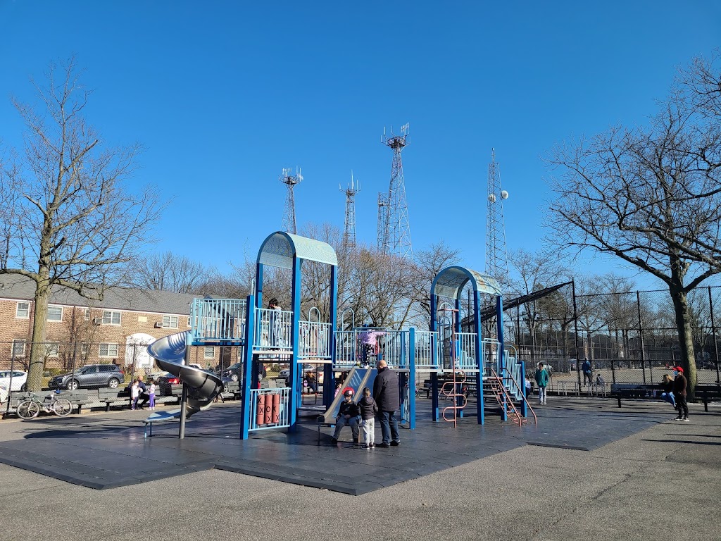 Challenge Playground | 6107 251st St, Queens, NY 11362 | Phone: (212) 639-9675
