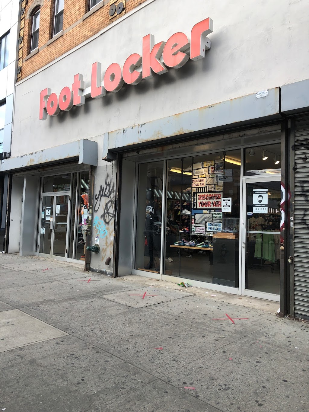 Foot Locker | 2061 86th St, Brooklyn, NY 11214 | Phone: (718) 449-1981