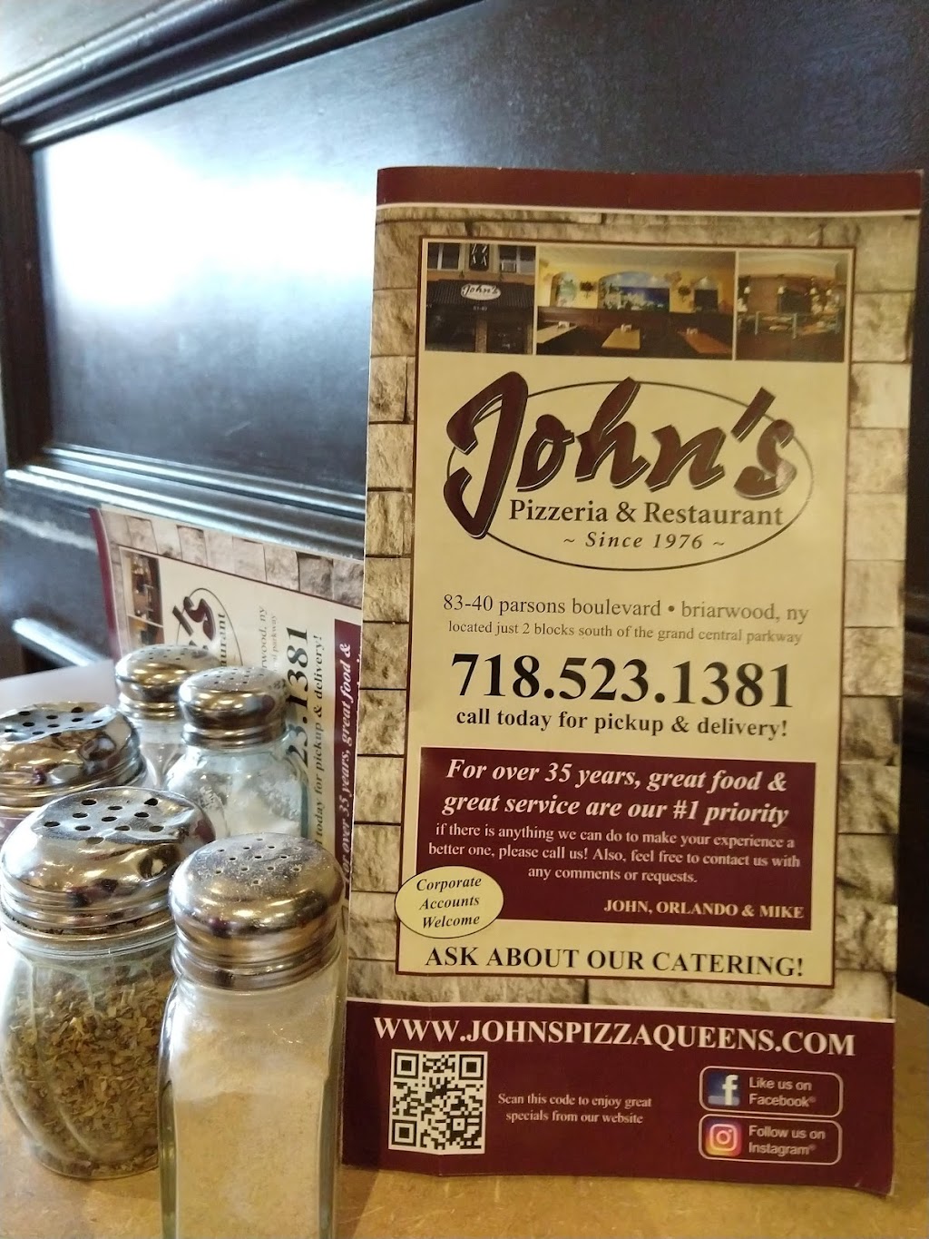 Johns Pizzeria | 83-40 Parsons Blvd, Queens, NY 11432 | Phone: (718) 523-1381