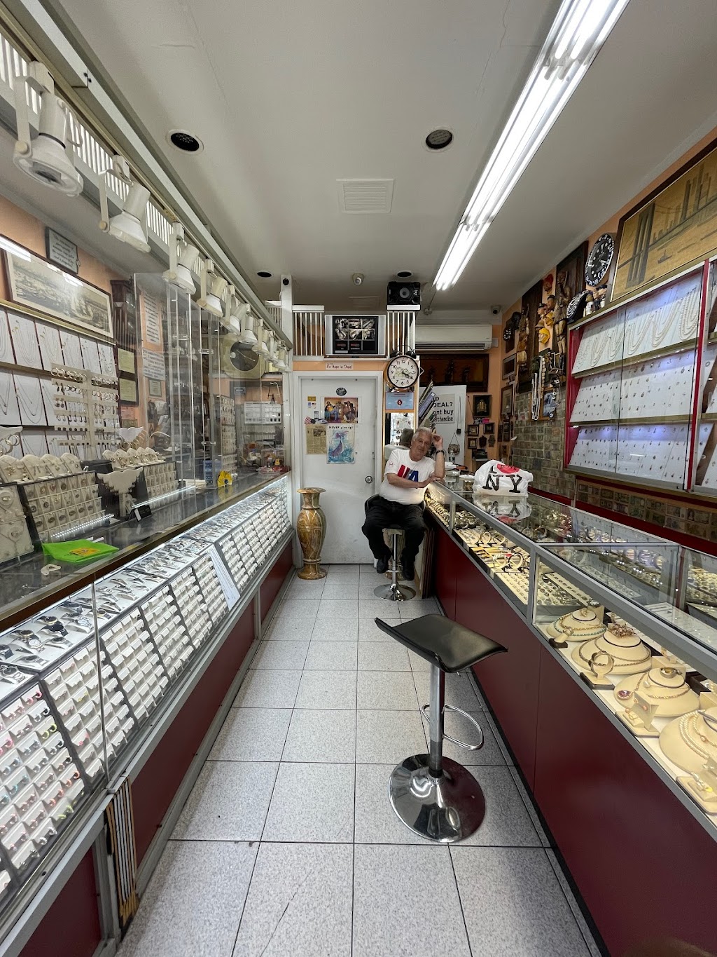 K & D Jewelry & Gold Buyers | 37-15 Ditmars Blvd, Queens, NY 11105 | Phone: (718) 932-7306