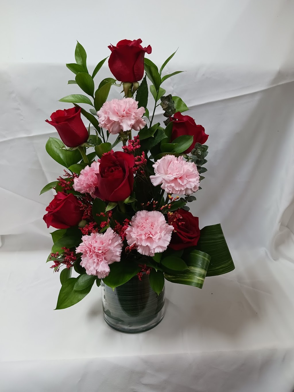 Eternity Lilys Flower shop | 652 E 187th St, Bronx, NY 10458 | Phone: (929) 523-5149