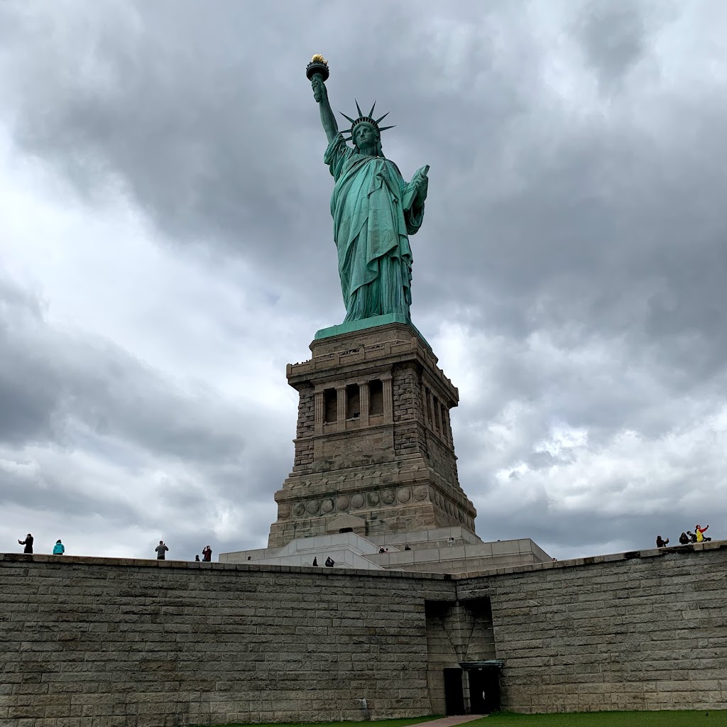 Statue of Liberty Parking | 30 Audrey Zapp Dr, Jersey City, NJ 07305 | Phone: (201) 915-3400