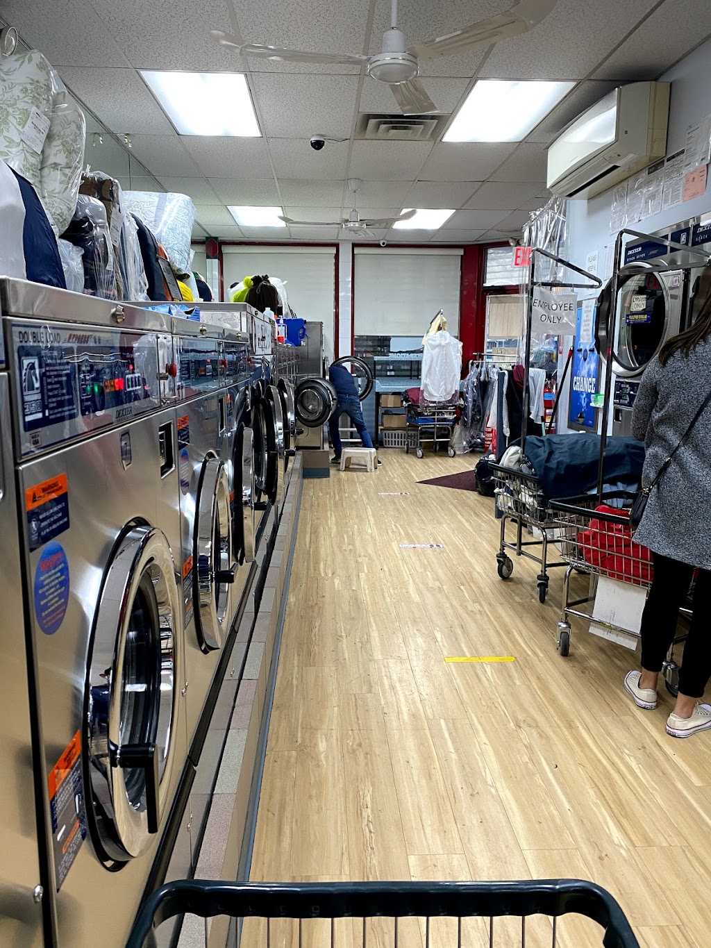 Suds and Such Laundromat | 82-01 Eliot Ave, Queens, NY 11379 | Phone: (718) 424-4948