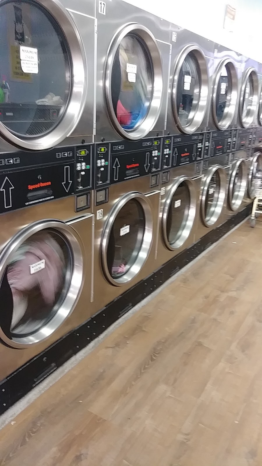 E.N.&S. Laundromat | 172 Tompkins Ave, Brooklyn, NY 11206 | Phone: (718) 782-2019