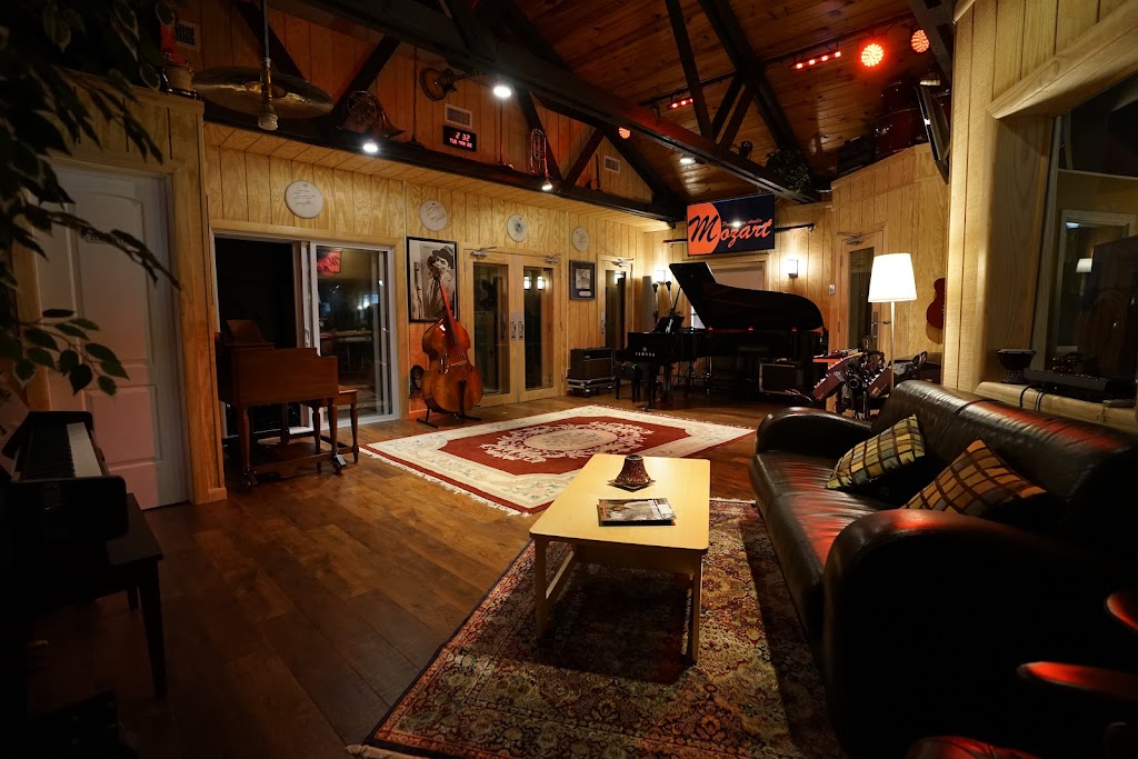 Studio Mozart | 62 Hemlock Rd, Little Falls, NJ 07424 | Phone: (973) 247-9940