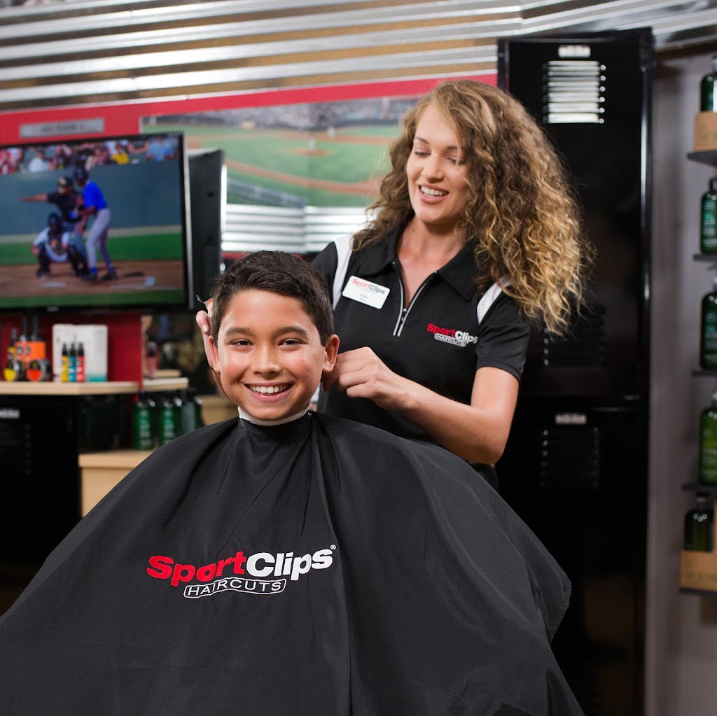 Sport Clips Haircuts of Edgewater Commons Mall | 445 River Rd, Edgewater, NJ 07020 | Phone: (201) 941-2887