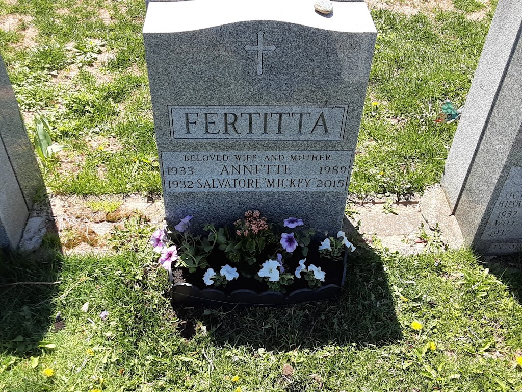 St. Peters Cemetery | 52 Tyler Ave, Staten Island, NY 10310 | Phone: (718) 442-2363