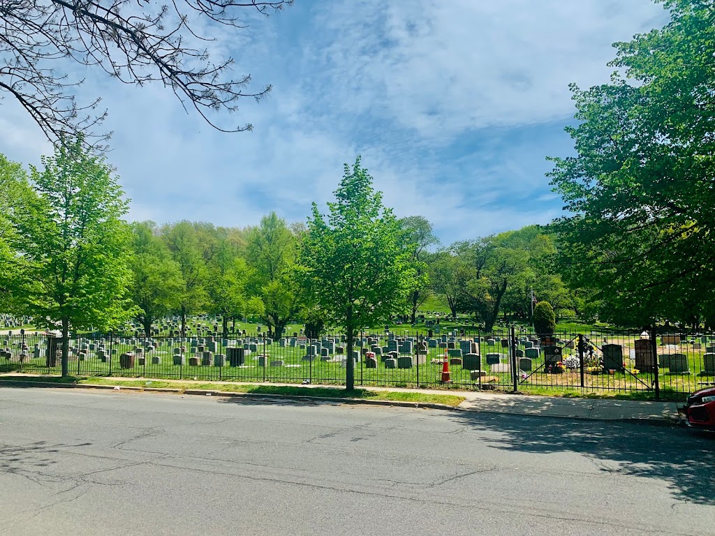 Silver Lake Cemetery | 926 Victory Blvd, Staten Island, NY 10301 | Phone: (212) 239-1662