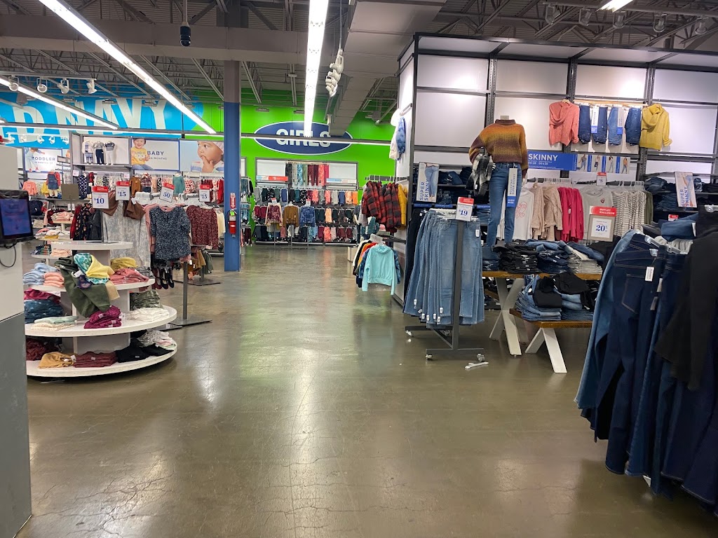 Old Navy Outlet | 55 Richmond Terrace Spaces 202-205, Staten Island, NY 10301 | Phone: (718) 273-8614