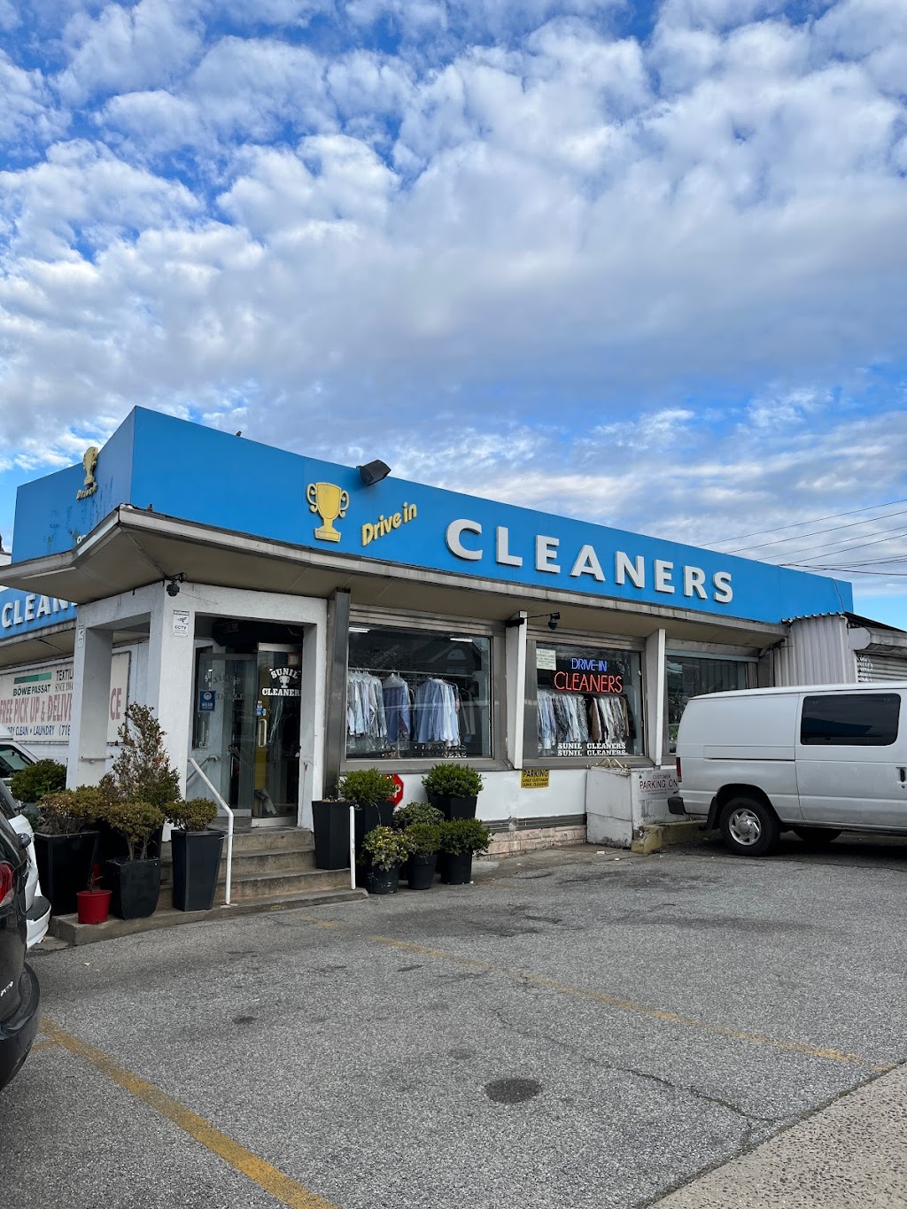 Sunil Cleaners | 9312 Astoria Blvd, East Elmhurst, NY 11369 | Phone: (718) 898-5341