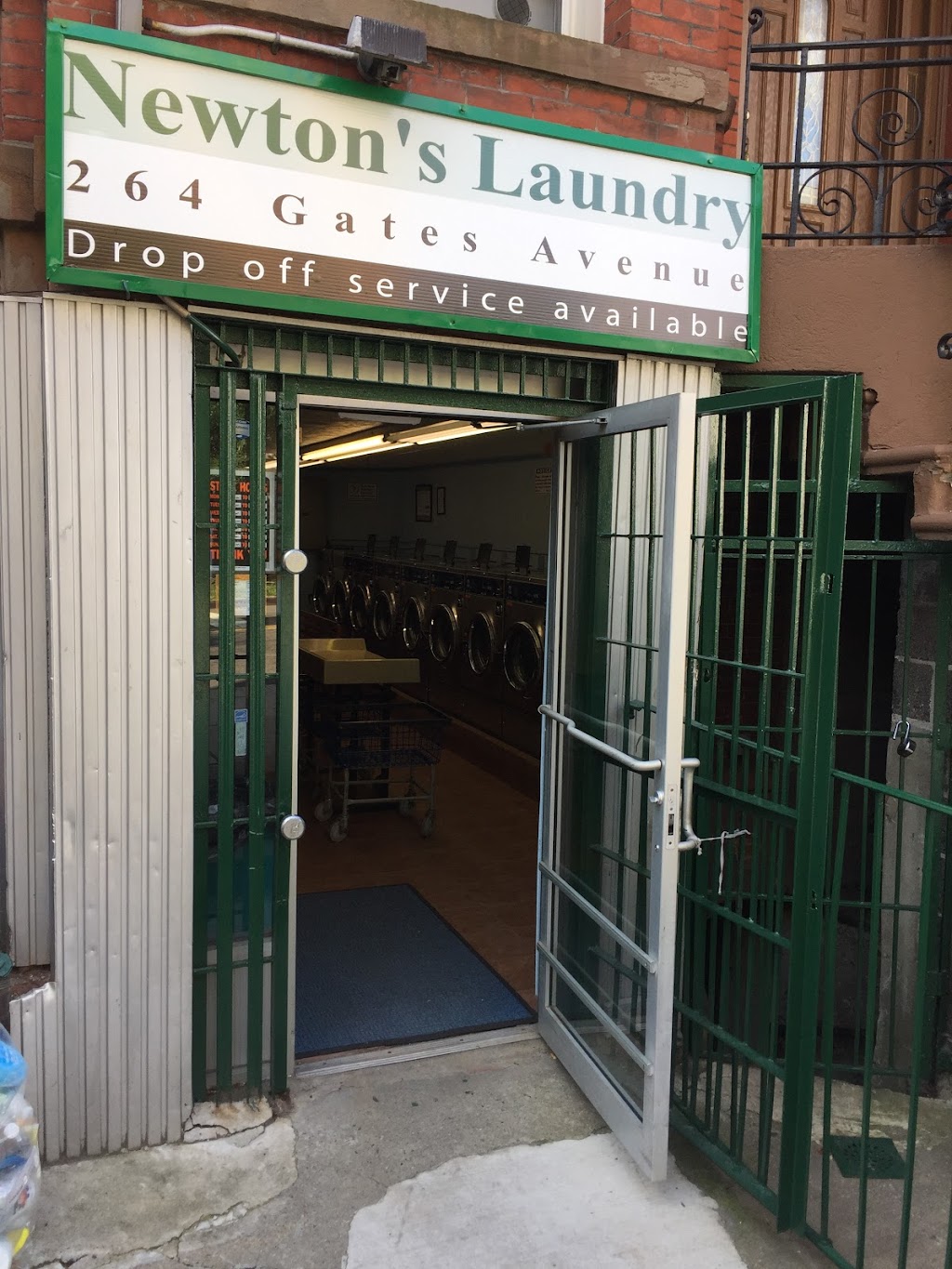 Newtons Laundromat | 264 Gates Ave #1305, Brooklyn, NY 11216 | Phone: (718) 930-8310