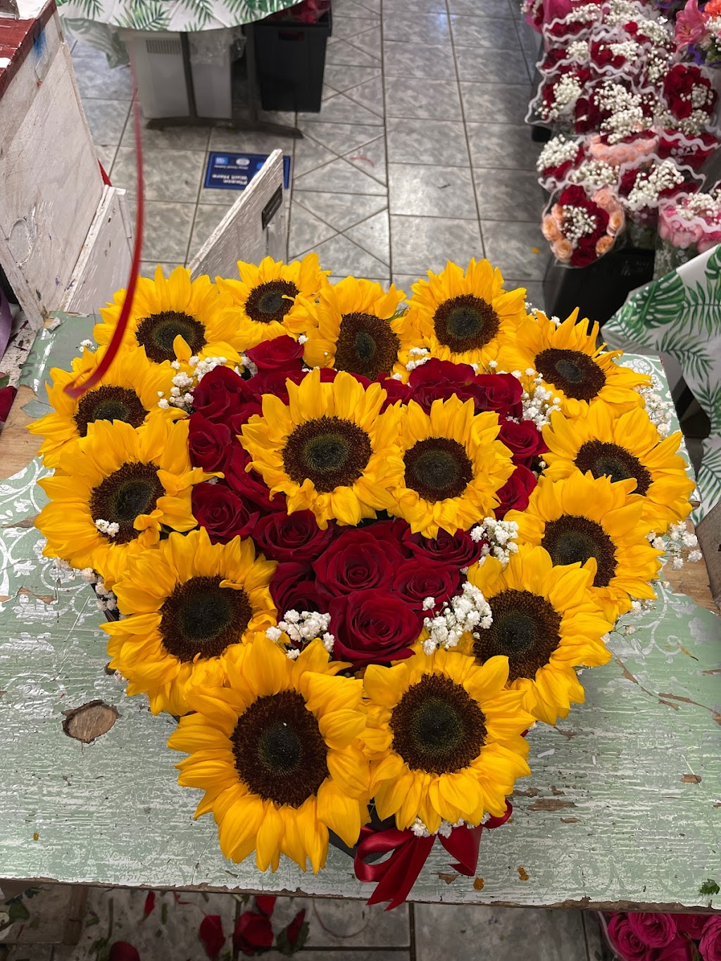 Lemus flowers 2 | 649 Mt Prospect Ave, Newark, NJ 07104 | Phone: (862) 281-4109