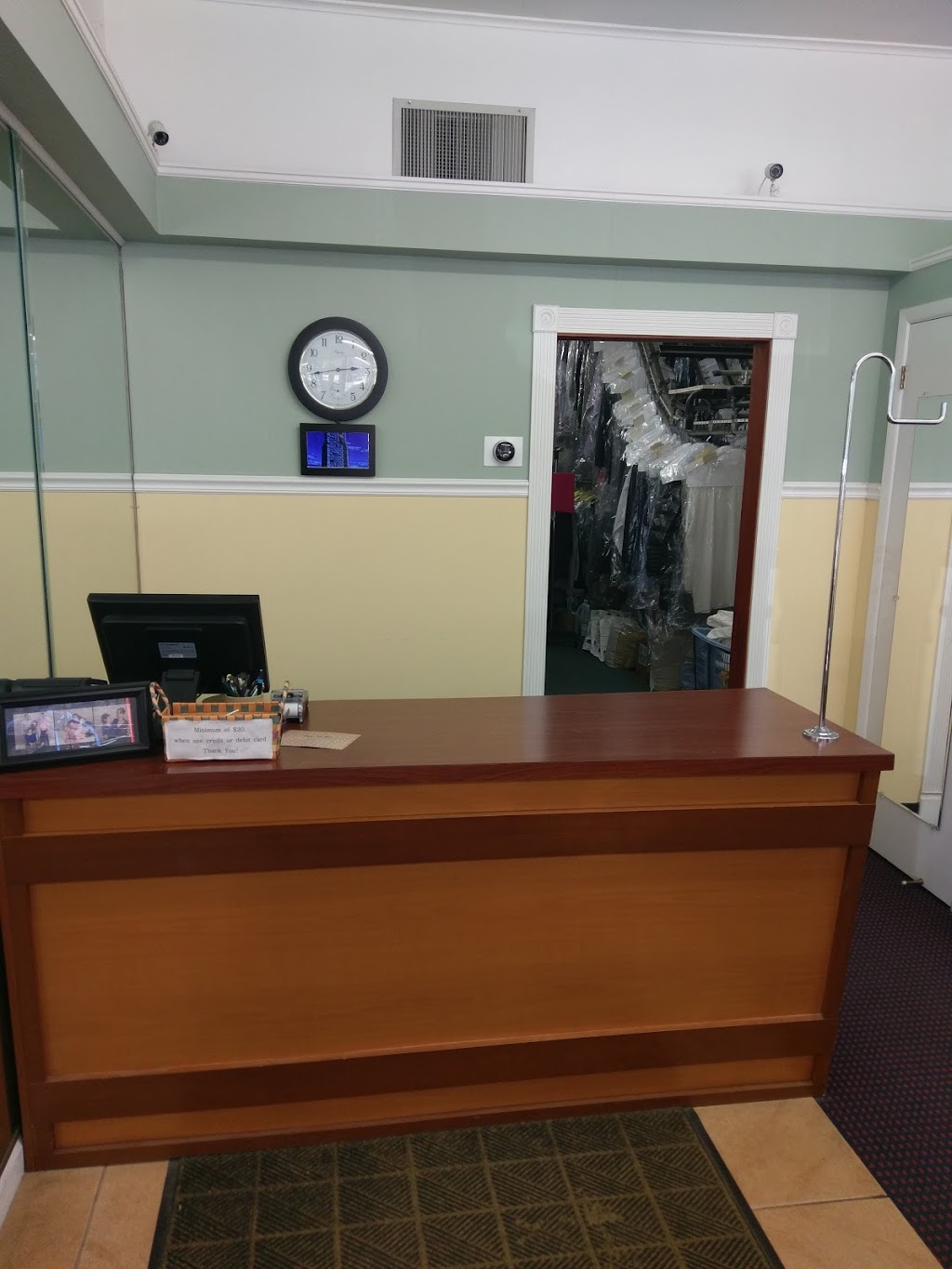 Valley Cleaners | 379 Valley Rd, Clifton, NJ 07013 | Phone: (973) 279-8789