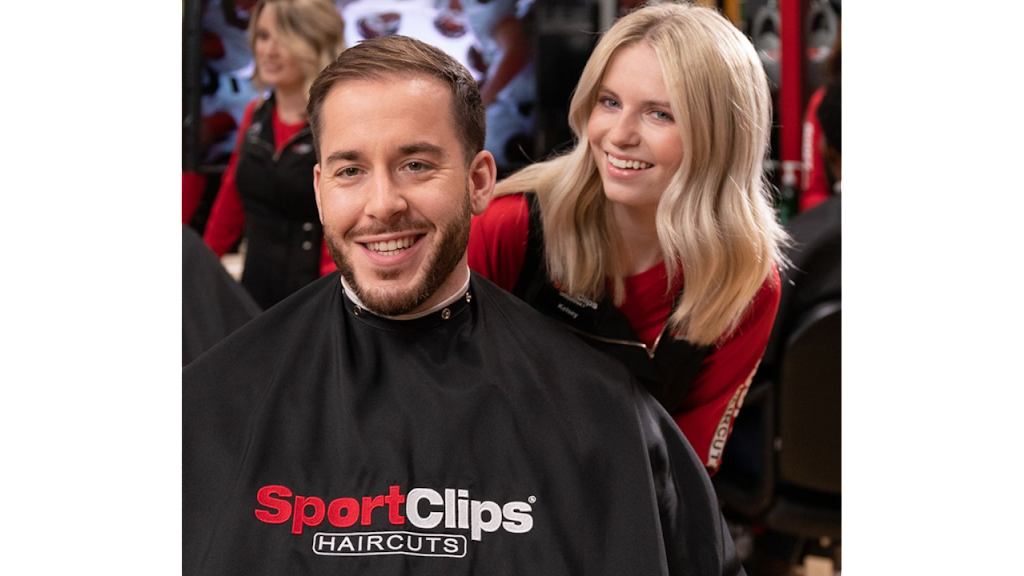 Sport Clips Haircuts of Edgewater Commons Mall | 445 River Rd, Edgewater, NJ 07020 | Phone: (201) 941-2887